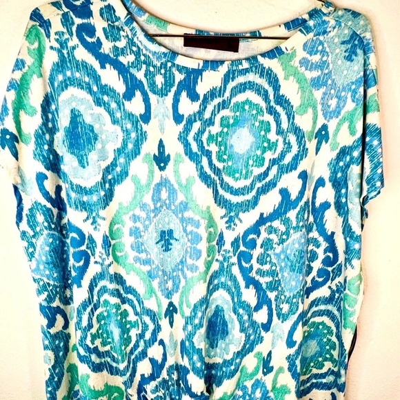 Love Scarlett Blue and Green Paisley Pattern Short Sleeve Top Plus Size 2X - Picture 3 of 6